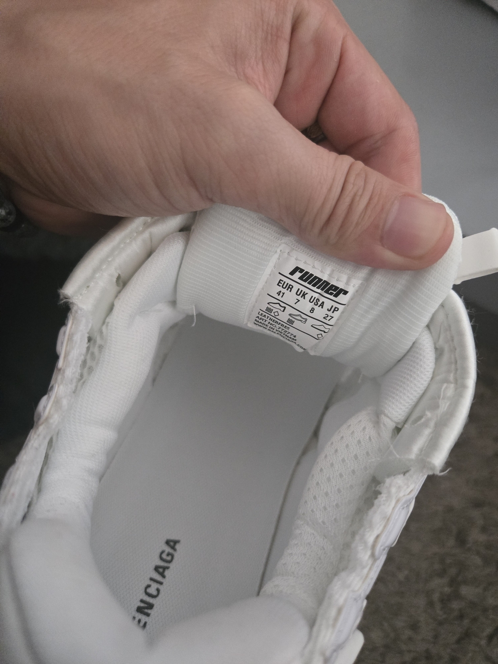 Balenciaga White and Black Athletic Sneakers - Picture 4 of 6